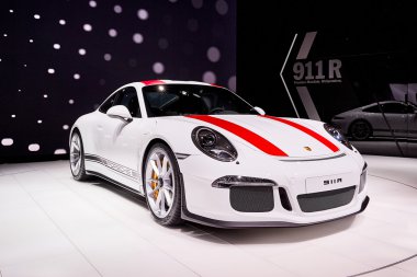 Geneva, İsviçre - 86 Cenevre Motor Show Palexpo içinde sunulan 1, 2016:2016 Porsche 911'i R Mart