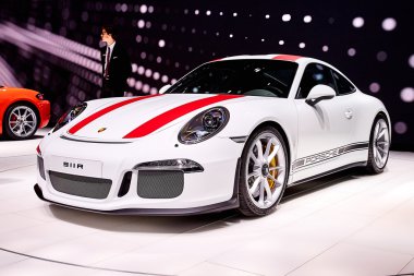 Geneva, İsviçre - 86 Cenevre Motor Show Palexpo içinde sunulan 1, 2016:2016 Porsche 911'i R Mart