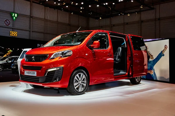 Ginebra, Suiza - 1 de marzo de 2016: Peugeot Traveller 2016 presentado en el 86º Salón del Automóvil de Ginebra en la PalExpo — Foto de Stock