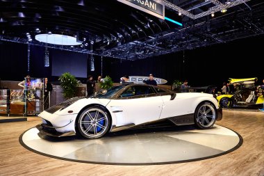 Geneva, İsviçre - Şubat 29, 2016: 2016 Pagani Huayra M.ö. 86 Cenevre Motor Show Palexpo içinde sunulan