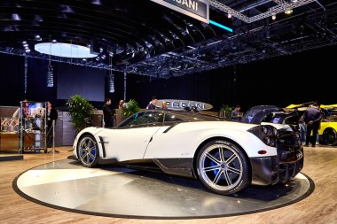Geneva, İsviçre - Şubat 29, 2016: 2016 Pagani Huayra M.ö. 86 Cenevre Motor Show Palexpo içinde sunulan