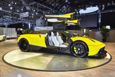 Geneva, İsviçre - Şubat 29, 2016: 2016 Pagani Huayra M.ö. 86 Cenevre Motor Show Palexpo içinde sunulan