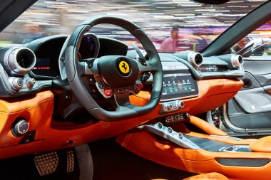 Geneva, İsviçre - 2016:2016 Ferrari Gtc4 Lusso 86 Cenevre Motor Show Palexpo içinde sunulan 1 Mart