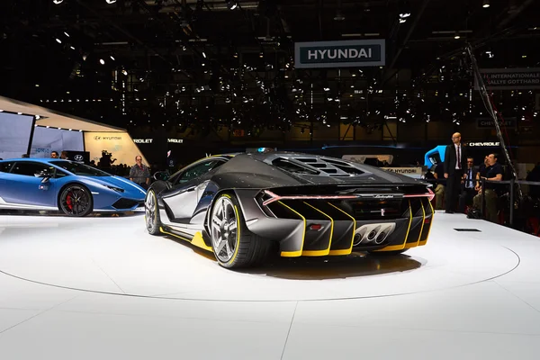 Genève, Suisse - 1 mars 2016 : 2016 Lamborghini Centenario LP770-4 présenté au 86e Salon de Genève au PalExpo — Photo