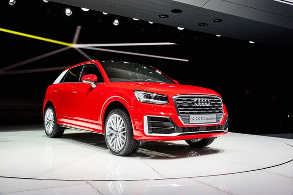 Geneve, Schweiz - mars 1 2016: 2016 Audi Q2 presenteras på 86: e bilsalongen i Genève i Palexpo — Stockfoto