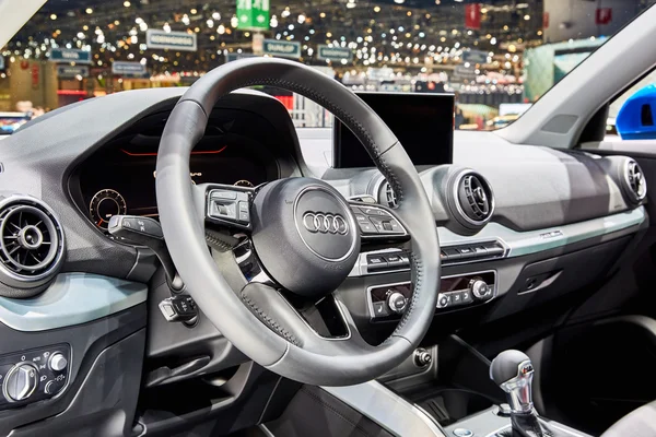 Ginebra, Suiza - 1 de marzo de 2016: Audi Q2 2016 presentado en el 86º Salón del Automóvil de Ginebra en la PalExpo —  Fotos de Stock