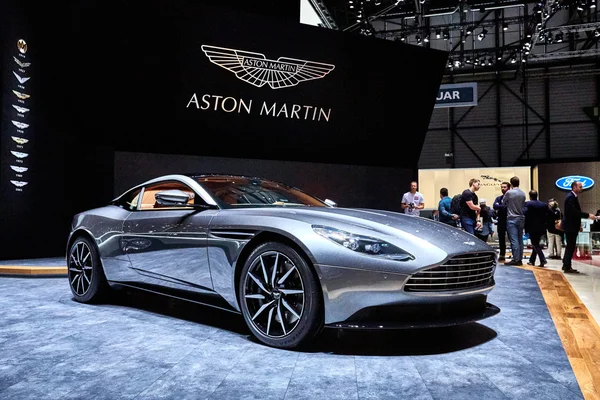 Geneva, İsviçre - 2016:2016 Aston Martin Db11 86 Cenevre Motor Show Palexpo içinde sunulan 1 Mart