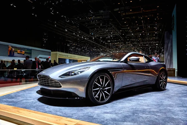 Geneva, İsviçre - 2016:2016 Aston Martin Db11 86 Cenevre Motor Show Palexpo içinde sunulan 1 Mart