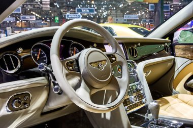 Cenevre, İsviçre - 1 Mart 2016: 2016 Bentley Mulsanne Speed Palexpo'da düzenlenen 86.