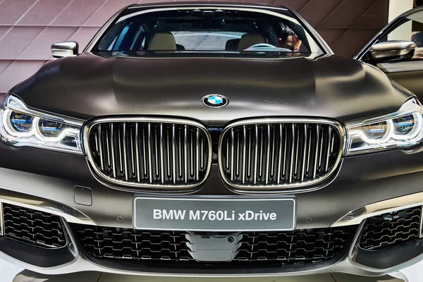 제네바, 스위스-3 월 1, 2016: 2016 Bwm M760li xdrive는 86 제네바 모터쇼는 Palexpo에 제시 — 스톡 사진