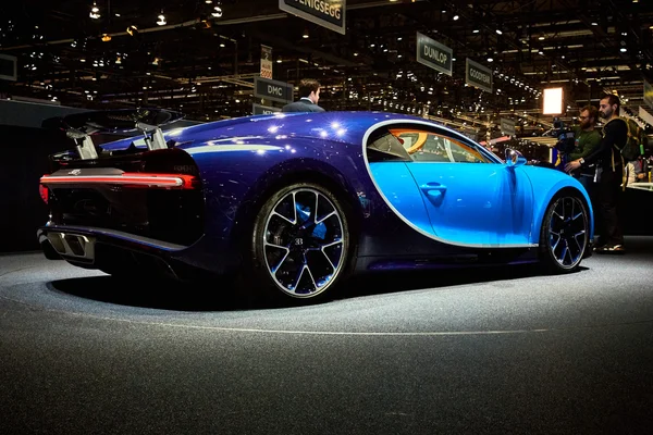 Ginebra, Suiza - 1 de marzo de 2016: 2016 Bugatti Chiron se presenta en el 86º Salón del Automóvil de Ginebra en la PalExpo —  Fotos de Stock