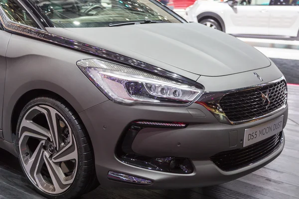 2015 citroen Ds5 maan stof — Stockfoto