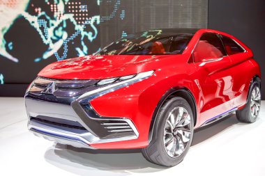 2015 Mitsubishi XR-PHEV II Kavramı