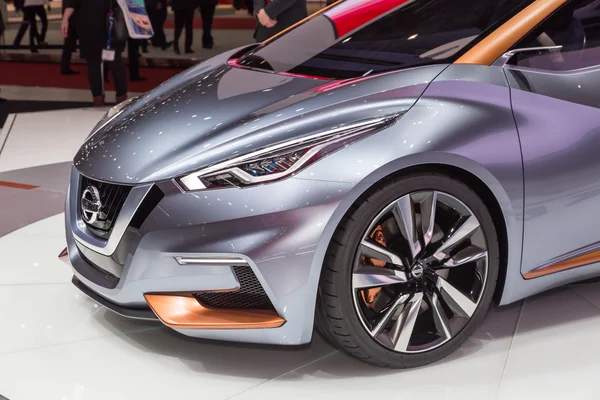 2015 Nissan ταλάντωση έννοια — Φωτογραφία Αρχείου