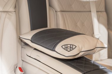 2015 Maybach Mercedes S600 Pullman