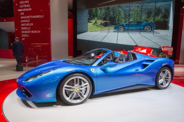 2015 Ferrari 488 Örümcek