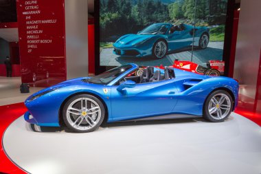 2015 Ferrari 488 Örümcek