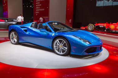 2015 Ferrari 488 Örümcek