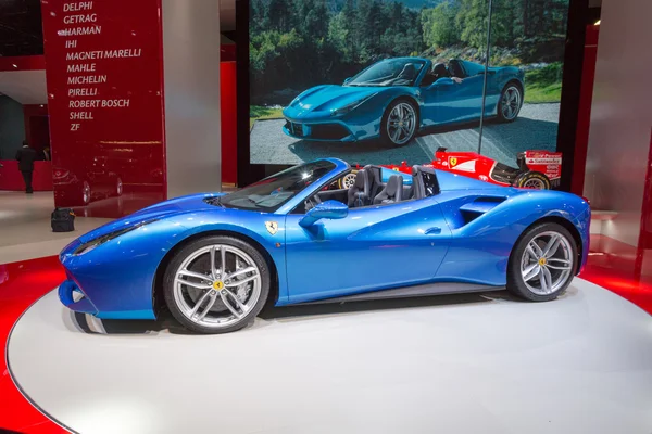 2015年Ferrari 488 Spider — 图库照片