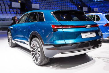 2016 Audi e-tron quattro concept