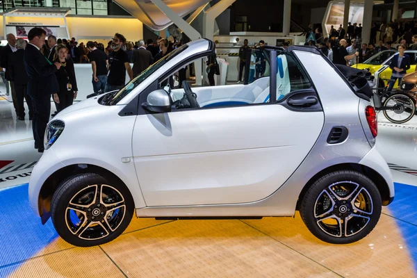 2015 smart fortwo cabrio — 图库照片