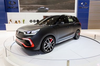 2015 Ssangyong Xlv kavramı