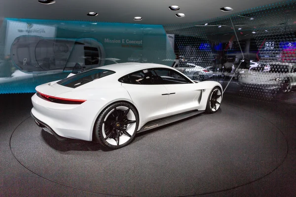 2015 Porsche misyon E kavramı