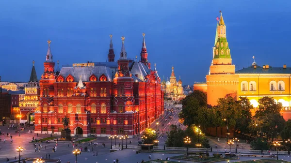 Moskau Russland Juli 2021 Abendliche Luftaufnahme Des Beleuchteten Kreml Des — Stockfoto