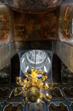 Varsayım Katedrali 'nin içindeki ana avize, Rostov Veliky