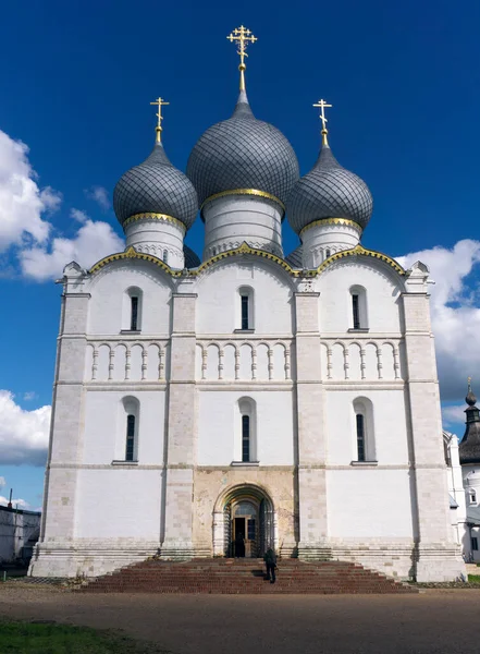 Vue sur la cathédrale de l'Assomption, Rostov — Photo