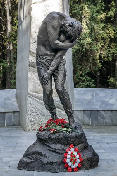 Katyn, Oblast Smolenskaja, Russland - 22. August 2020: Denkmal für die Opfer des Massakers von Katyn — Stockfoto