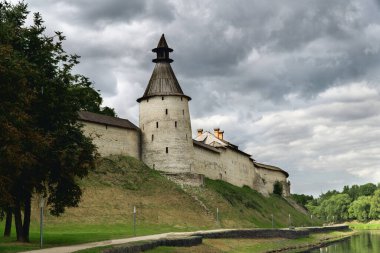 Yazın pskov Kremlin manzarası