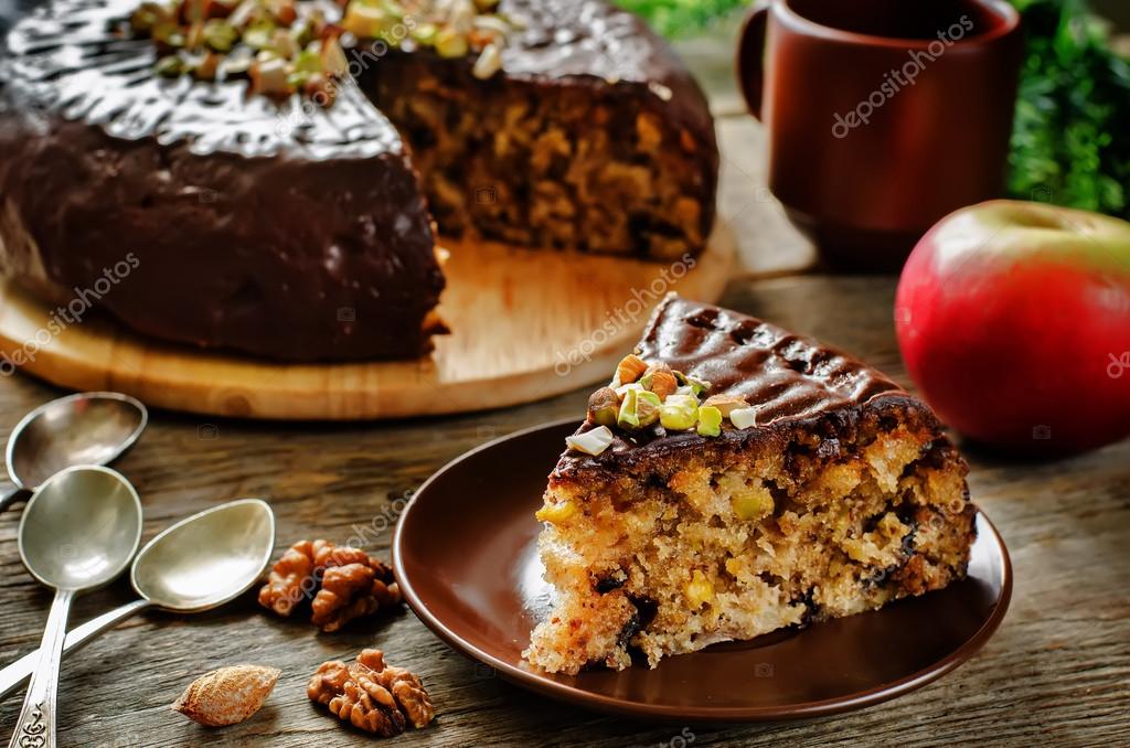 Kek ile fındık, çikolata cips ve çikolata sır Stok fotoğrafçılık