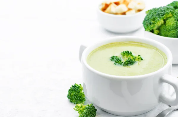 Broccoli soup puree — Stock Image Broccoli soup puree Royalty Free Stock Photos