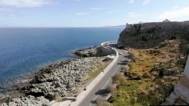 Rethimno / Yunanistan - Kasım 2020: Rethimno Girit 'teki kale etrafındaki sahil yolu