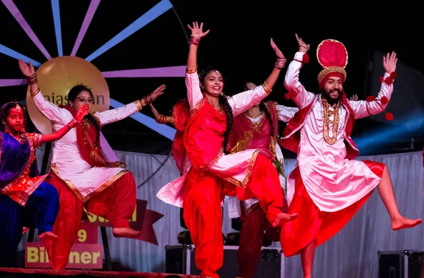 Bikaner Rajasthan India January 2019 Group Male Female Bhangra Artists — Stock Photo, Image