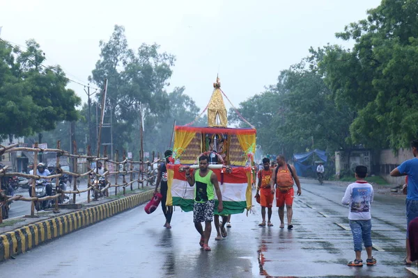 Ghaziabad Uttar Pradesh India Červen 2019 Hinduistický Oddaný Který Nese — Stock fotografie