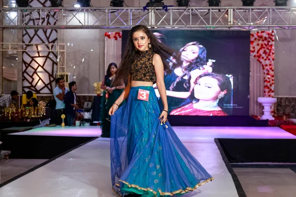 Noida India Julio 2021 Belleza Desfile Show Joven Mujer India — Foto de Stock