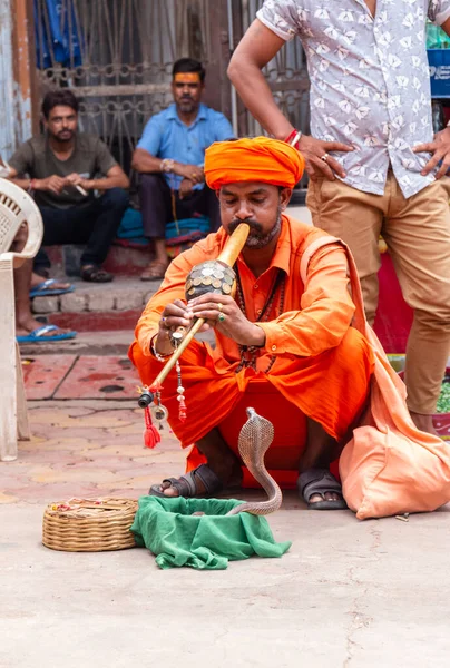 Vrindavan Uttar Pradesh India August 2021 Snake Charmer Performing Indian — Stock Photo, Image