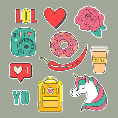 Bir ergen için parlak yamalar koleksiyonu. Renkli rozetler ve etiketler. Çıkartmalar çizgi film stili ve parlak renklerde yapılmış. Vektörel resimleme