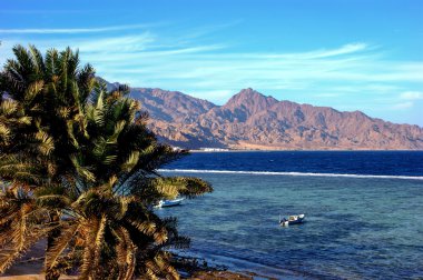 Assala. Mavi Delik.Dahab'a doğru görüntüle. Mısır.