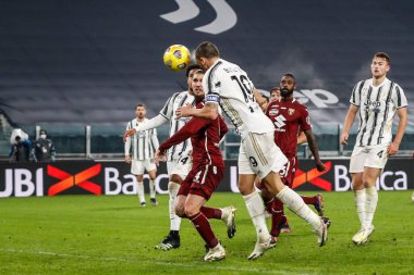 TURIN, İtalya - 05 Aralık 2020 İtalyan Serie A Futbol Şampiyonası. Juventus Torino 'ya karşı 2-1. Paulo Dybala, Juventus, ıskaladığı için hayal kırıklığına uğradı..