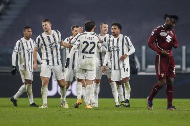 TURIN, İtalya - 05 Aralık 2020 İtalyan Serie A Futbol Şampiyonası. Juventus Torino 'ya karşı 2-1.Juventus Oyuncuları zaferi kutluyor