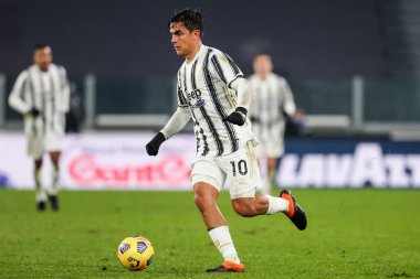 TURIN, İtalya - 05 Aralık 2020 İtalyan Serie A Futbol Şampiyonası. Juventus Torino 'ya karşı 2-1. Paulo Dybala, Juventus.