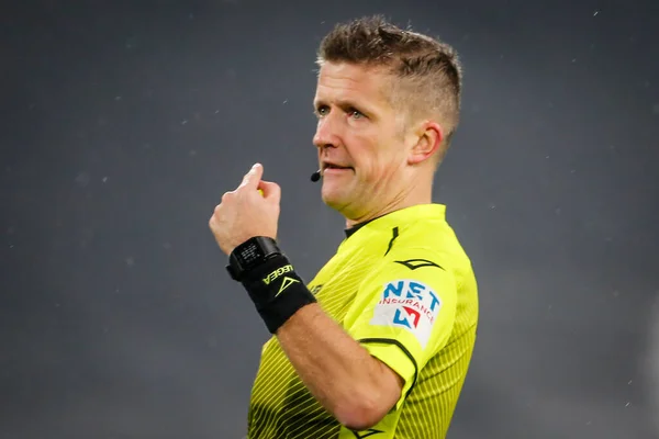 TURIN, İtalya - 05 Aralık 2020 İtalyan Serie A Futbol Şampiyonası. Juventus Torino 'ya karşı 2-1.Daniele Orsato, maçın hakemi.