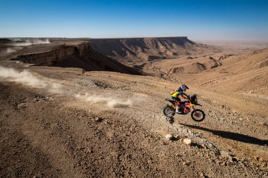 SAUDI ARABIA - 5-17 HAZİRAN, 2020: 42 Dakar Rallisi Jeddah 'dan Riyad' a. Matthias Walkner, Avusturya, KTM.