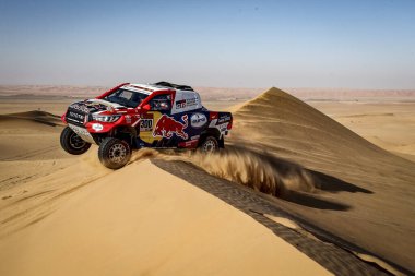 SAUDI ARABIA - 5-17 HAZİRAN, 2020: 42 Dakar Rallisi Jeddah 'dan Riyad' a. Nasser Al Attiyah ve Matthieu Baume, QAT-FRA, Toyota.