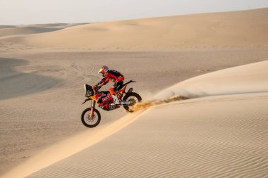 SAUDI ARABIA - 5-17 HAZİRAN, 2020: 42 Dakar Rallisi Jeddah 'dan Riyad' a. Luciano Benavides, Arjantin, KTM.
