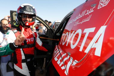 SAUDI ARABIA - 5-17 HAZİRAN, 2020: 42 Dakar Rallisi Jeddah 'dan Riyad' a. Yezit El Rajhi, Suudi Arabistan, Toyota.
