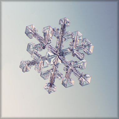 doğal kristal kar tanesi.